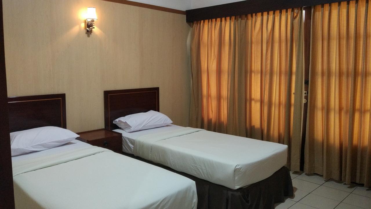 Hotel Jelita Parahyangan Bandung Buitenkant foto